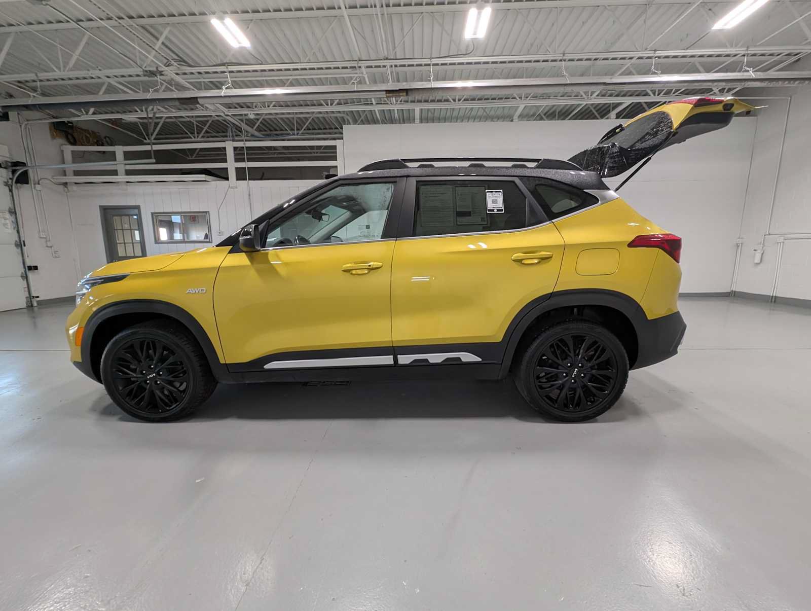 Certified 2023 Kia Seltos Nightfall Edition AWD/4WD image 12