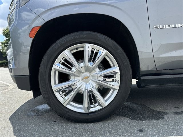 Used 2021 Chevrolet Suburban High Country w/ Premium Package image 11