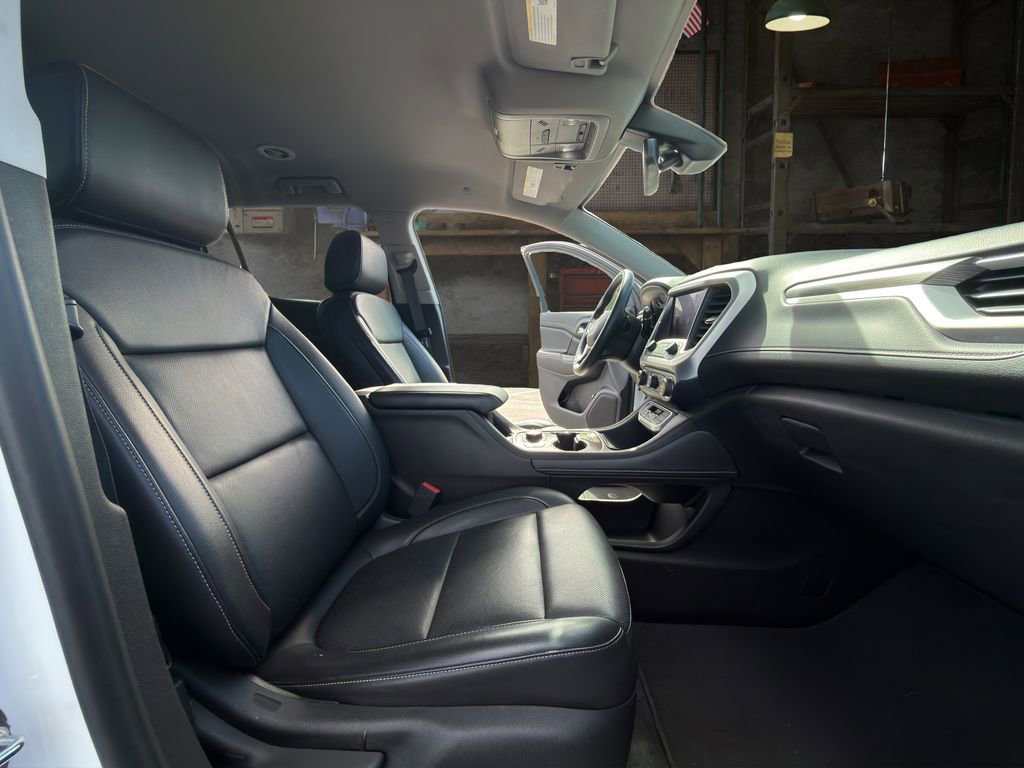 Certified 2023 GMC Acadia SLT FWD image 15