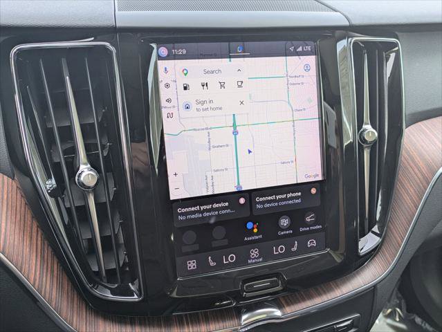 Used 2023 Volvo XC60 B5 Plus w/ Protection Package Premier image 16