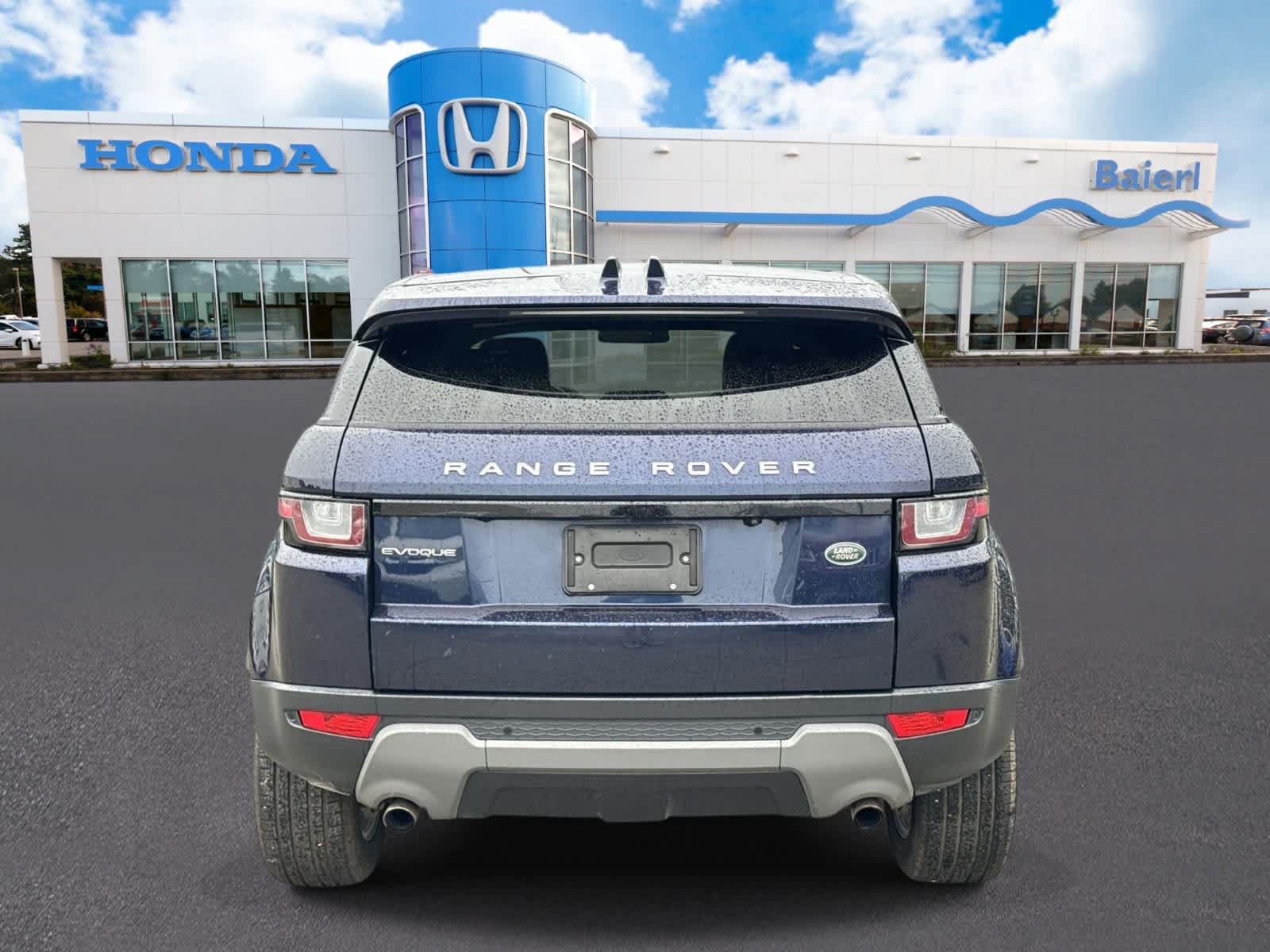 Used 2018 Land Rover Range Rover Evoque SE AWD/4WD image 4
