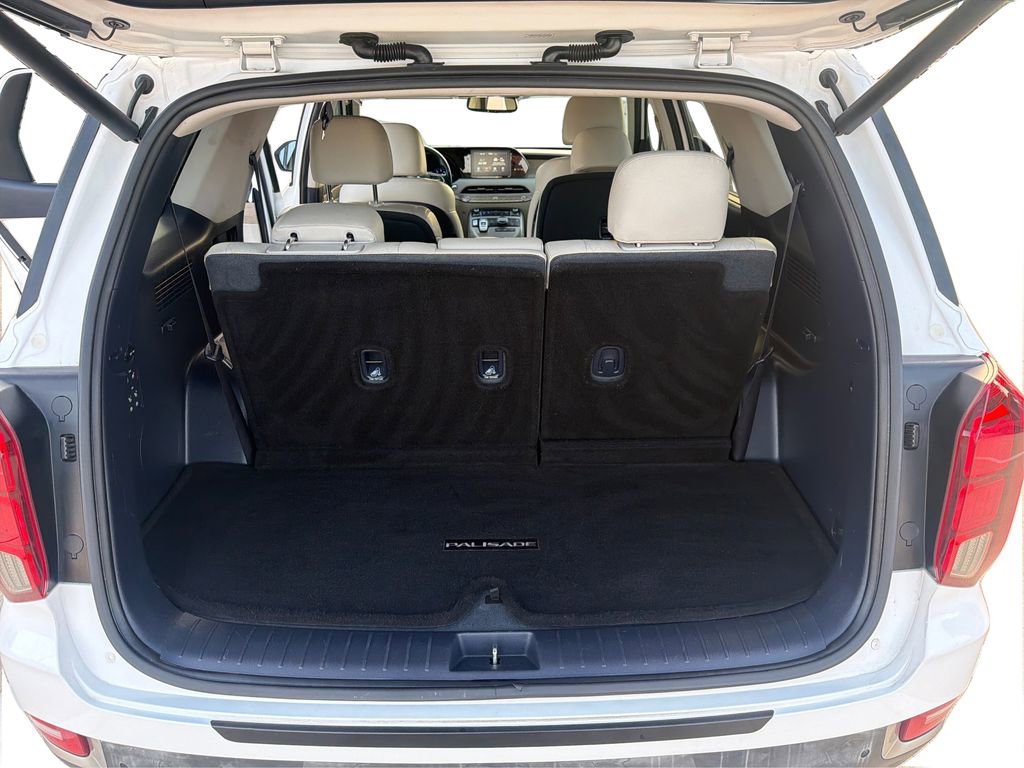 Used 2020 Hyundai Palisade SEL w/ Premium Package FWD image 12