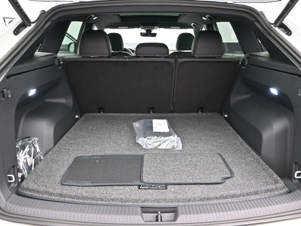 New 2026 Volkswagen Atlas Cross Sport SE image 10