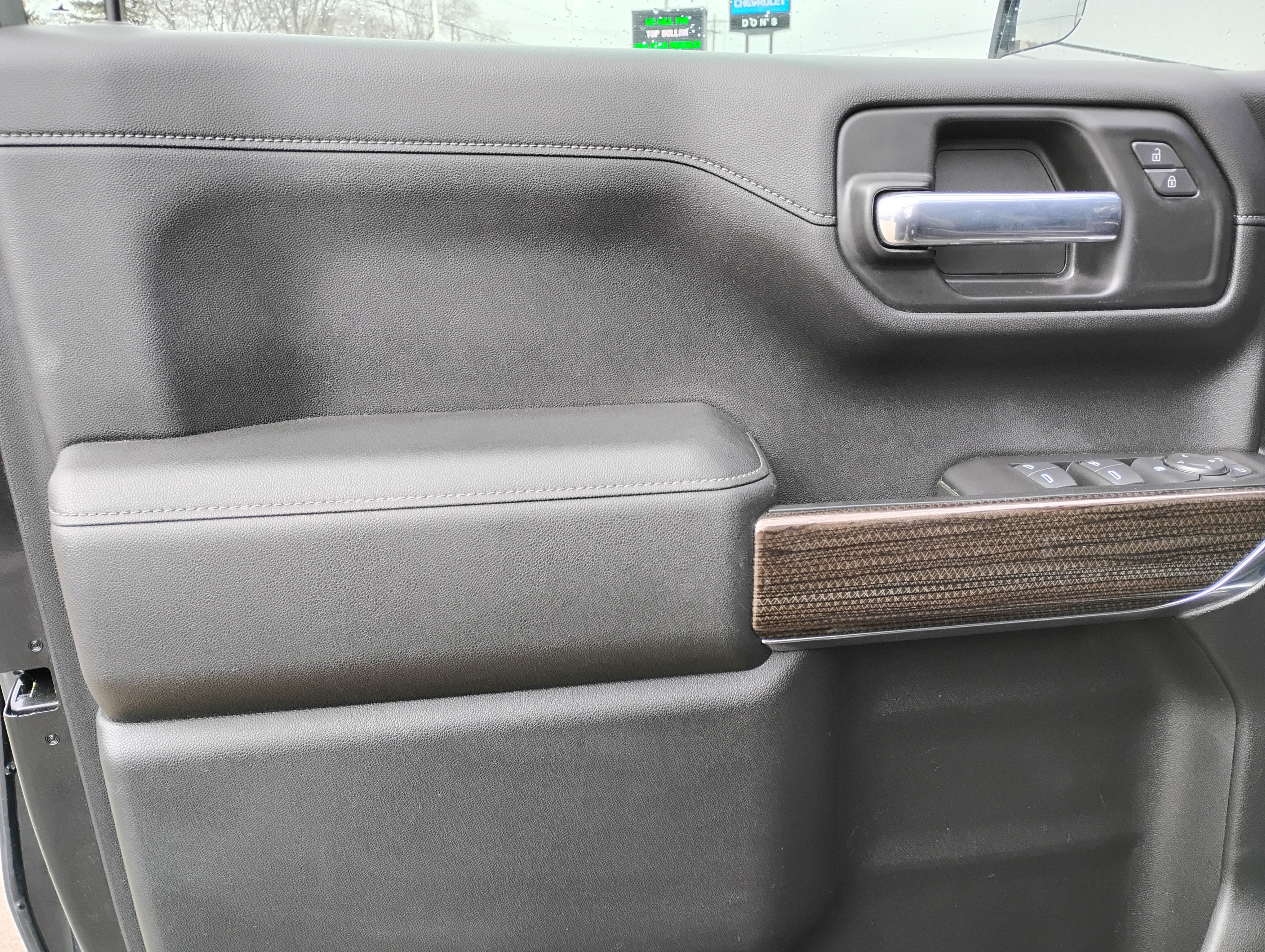 Used 2020 Chevrolet Silverado 1500 LT Trail Boss image 15