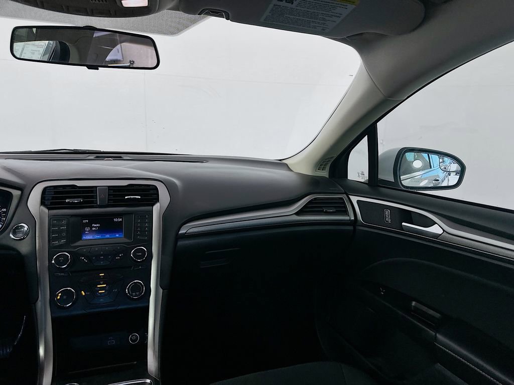 Used 2017 Ford Fusion SE image 21