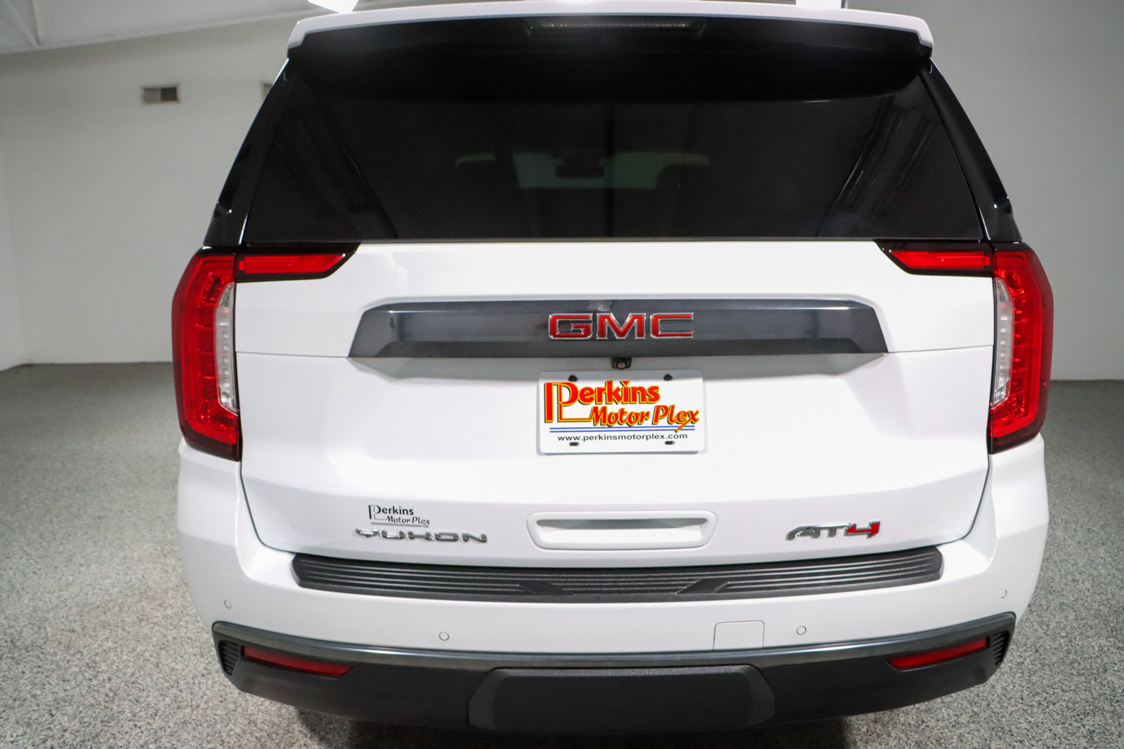 Used 2023 GMC Yukon AT4 w/ AT4 Premium Plus Package AWD/4WD image 8