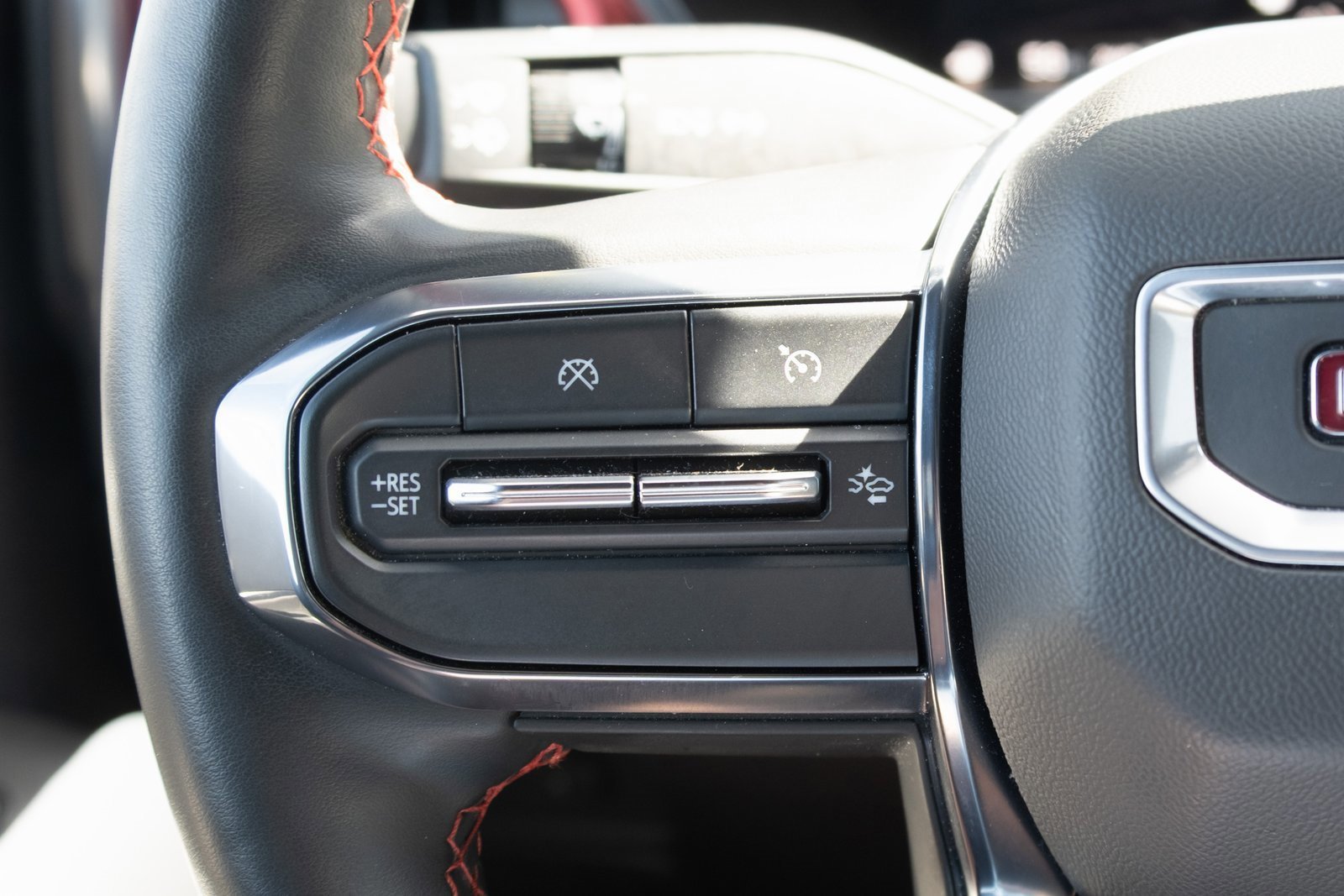 Used 2024 GMC Canyon AT4X image 7