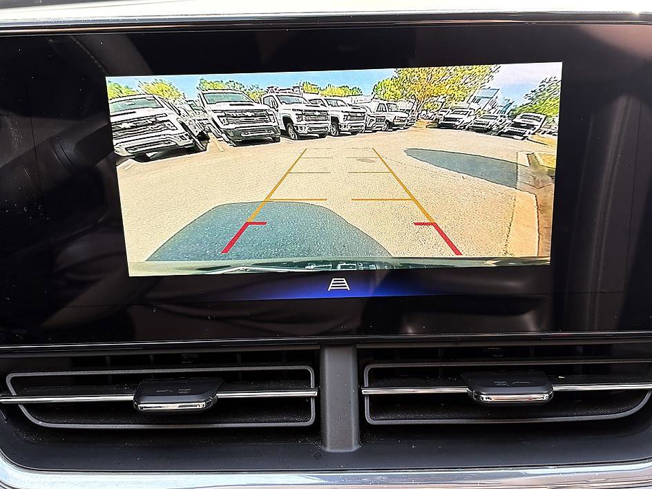 Used 2025 Chevrolet Trax LT image 22