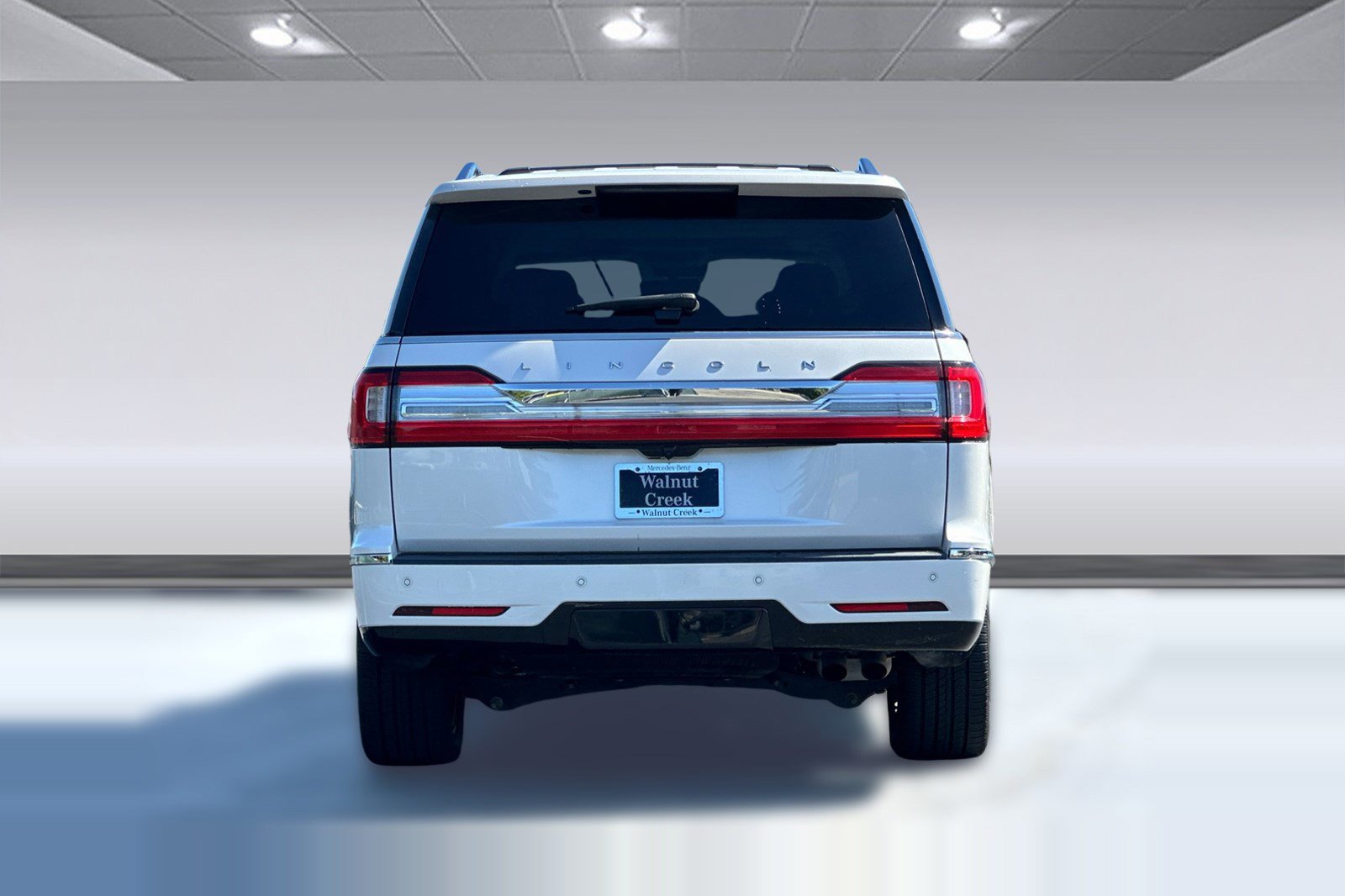 Used 2018 Lincoln Navigator L Reserve w/ Technology Package image 9