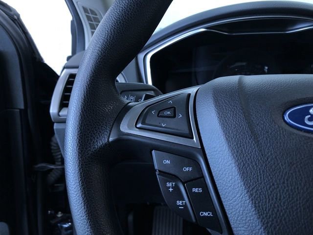 Used 2020 Ford Fusion SE image 25