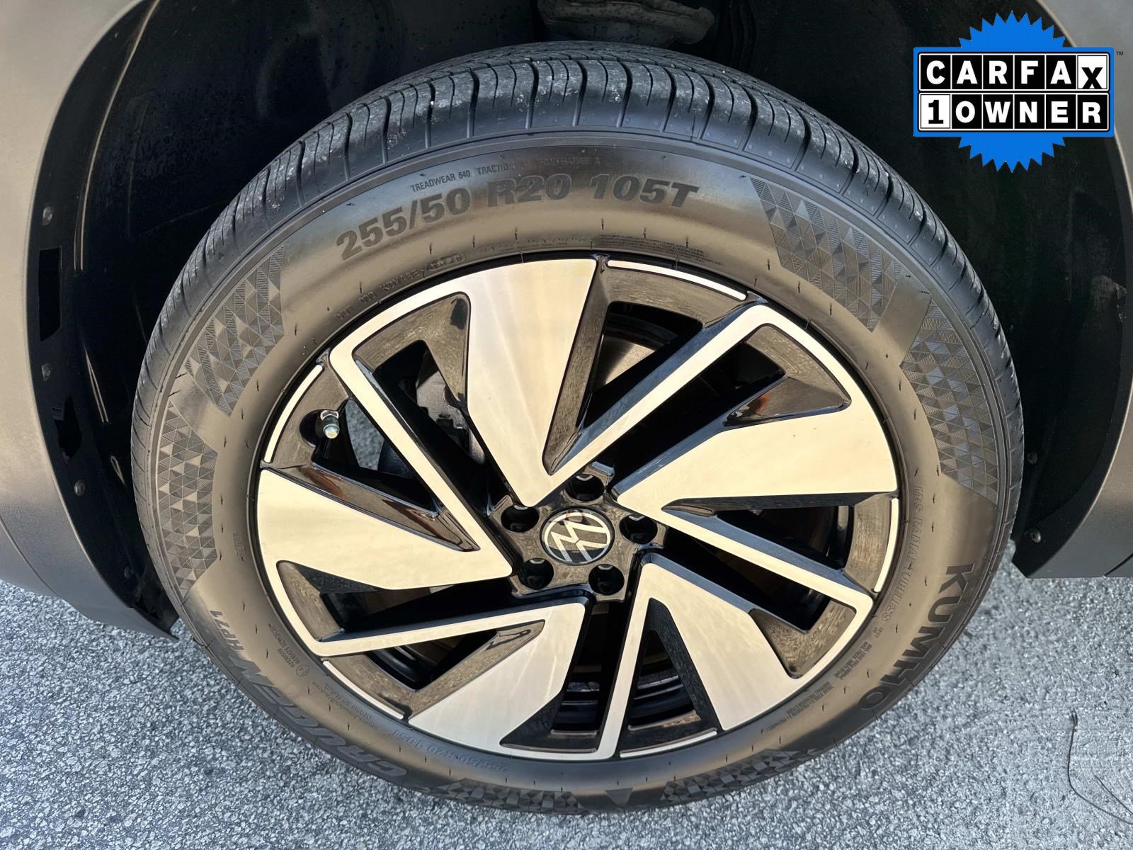 Used 2025 Volkswagen Atlas SE FWD image 11