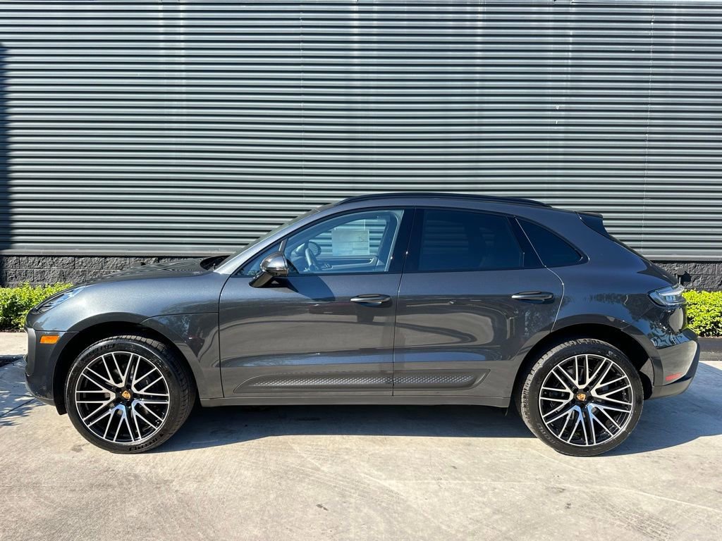 Used 2026 Porsche Macan AWD/4WD image 2