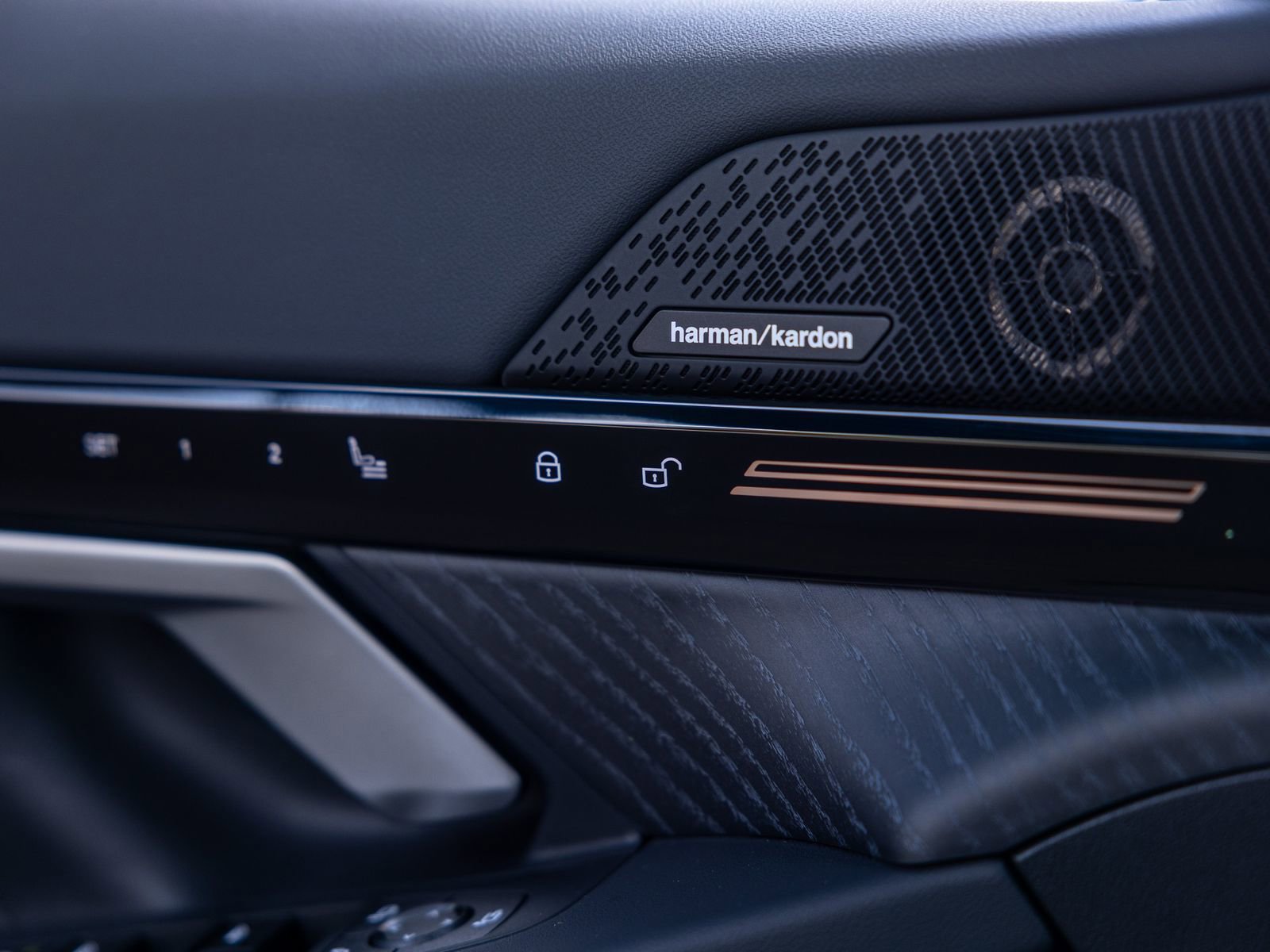 Used 2024 BMW 530i w/ Executive Package image 39