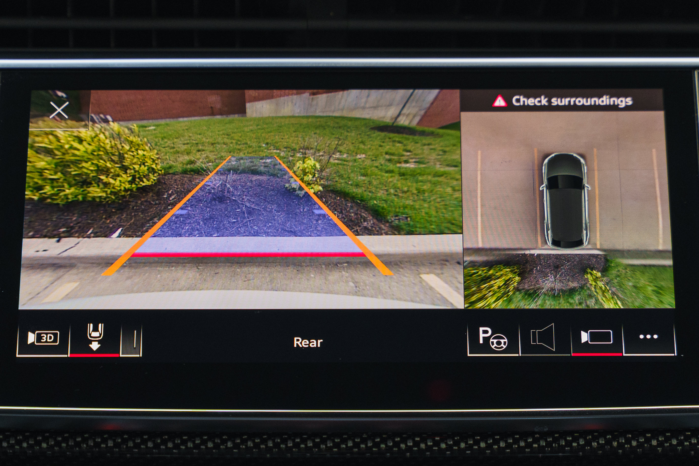 Used 2023 Audi SQ8 Prestige AWD/4WD image 16