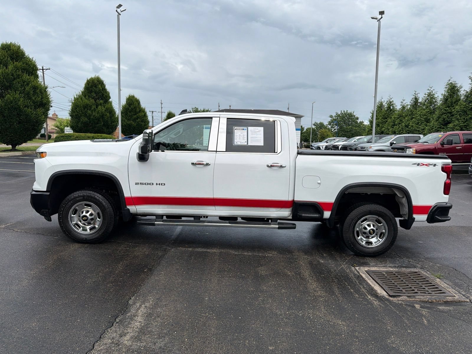 Used 2024 Chevrolet Silverado 2500 W/T AWD/4WD image 2