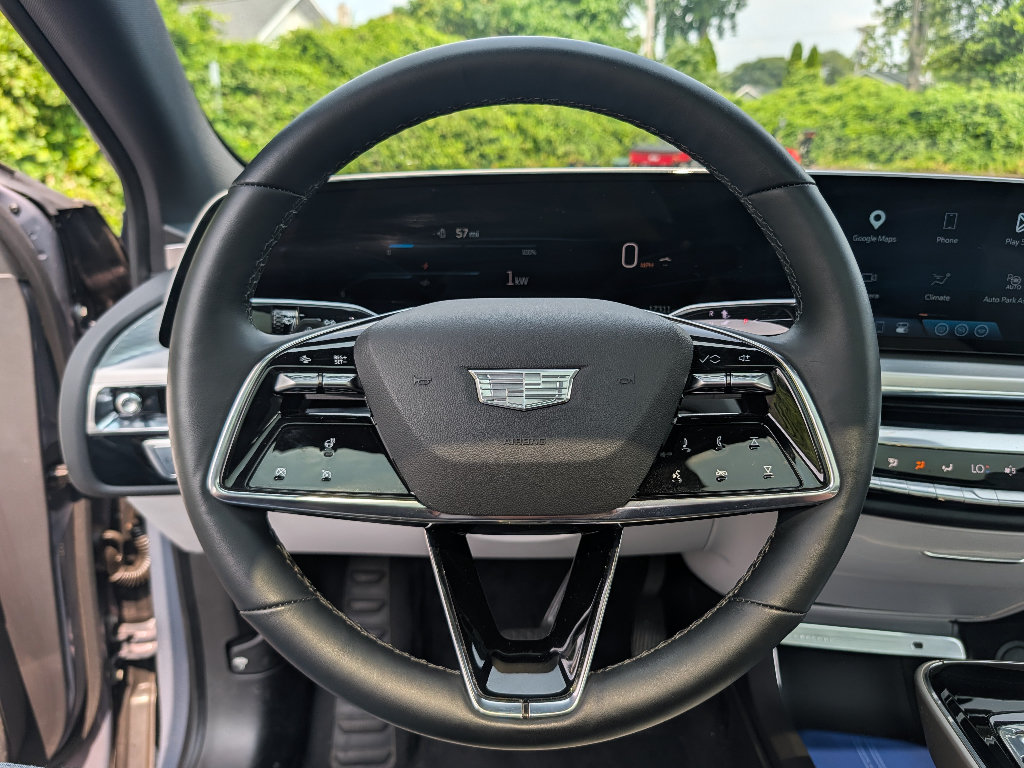 Used 2024 Cadillac Lyriq Luxury AWD/4WD image 22