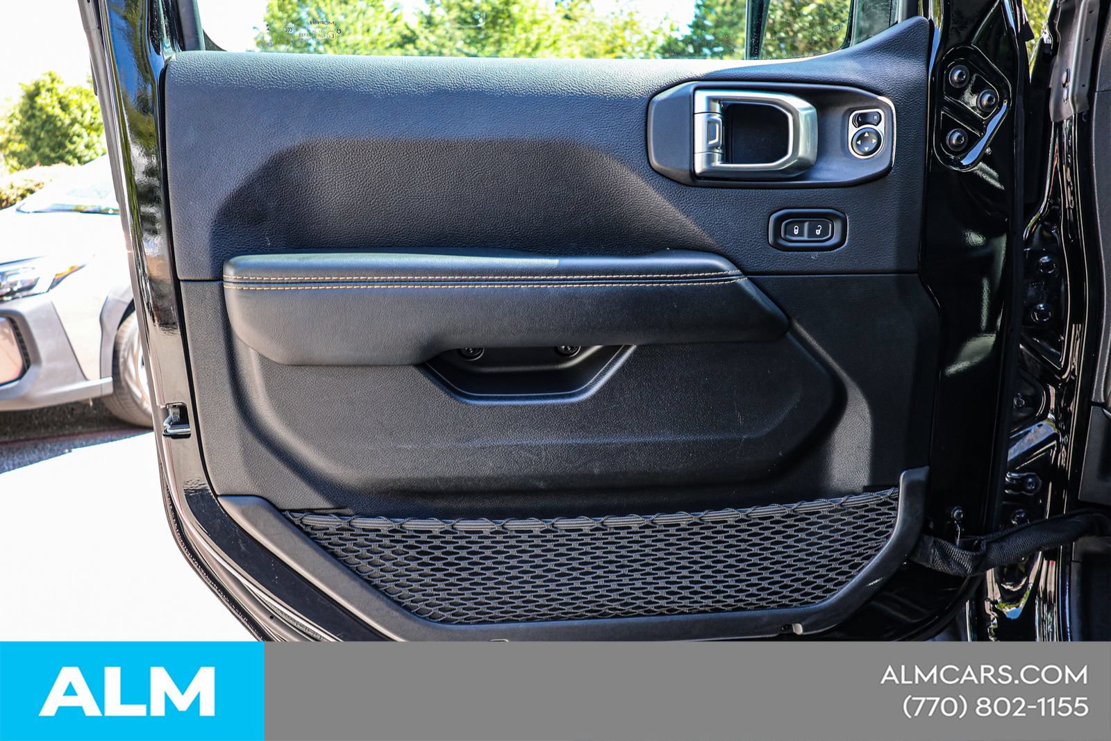 Used 2024 Jeep Wrangler Unlimited Sahara AWD/4WD image 39