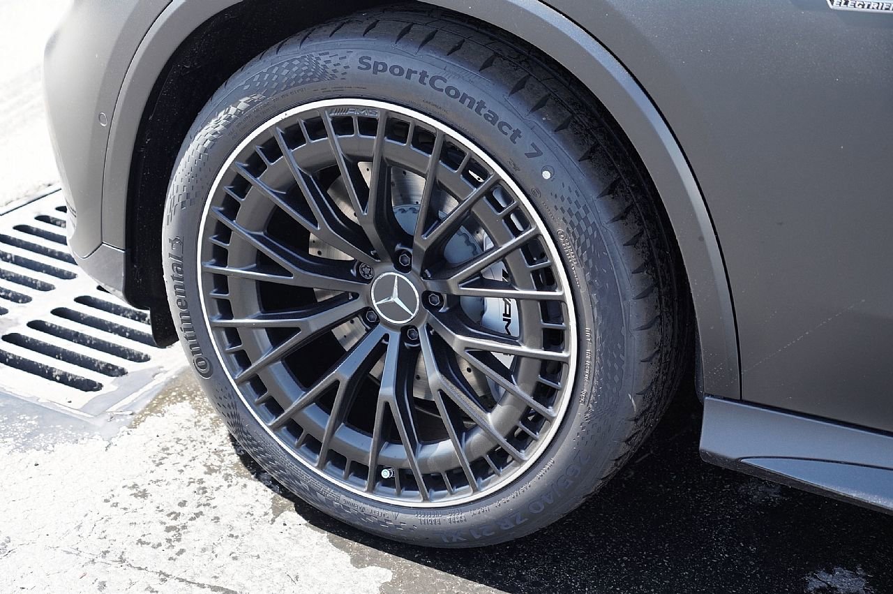 New 2026 Mercedes-Benz GLC 43 AMG 4MATIC image 9