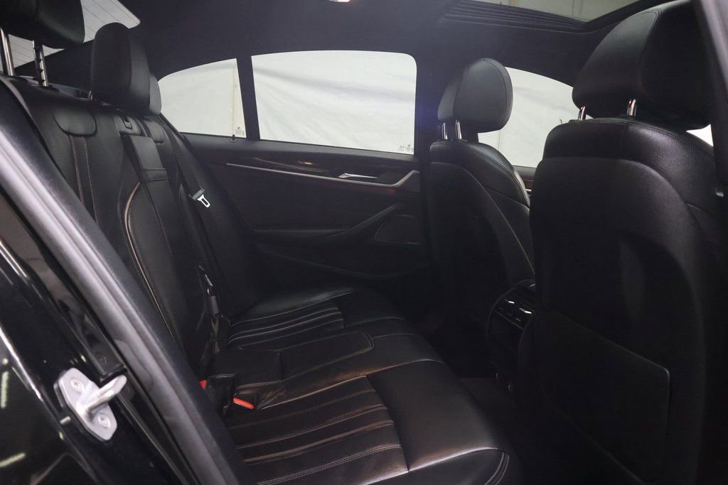 Used 2018 BMW 540i w/ M Sport Package image 12
