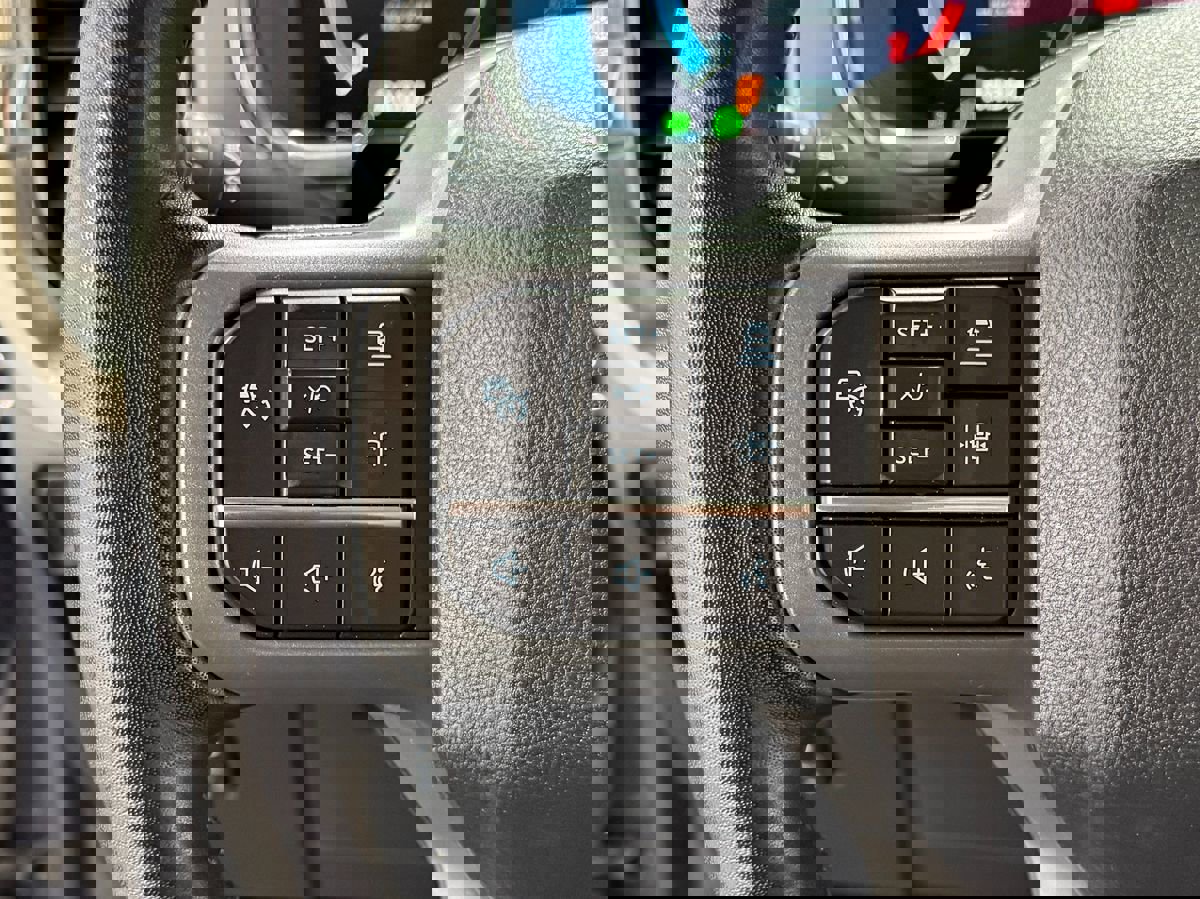 Used 2022 Ford F150 Lariat w/ Equipment Group 502A High image 18