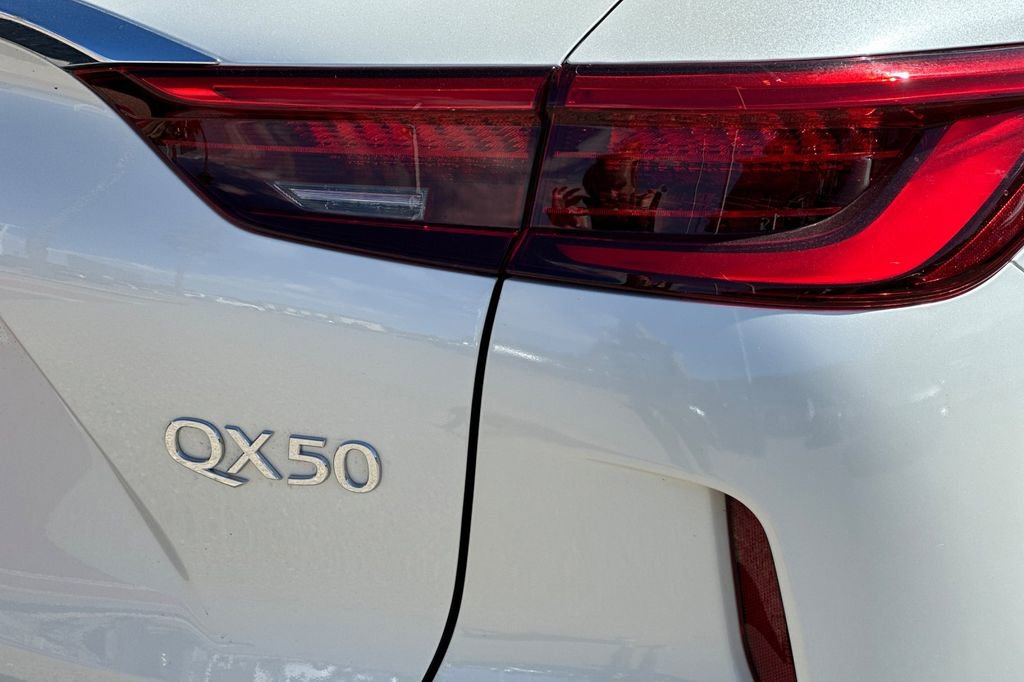 Used 2022 INFINITI QX50 Sensory image 28