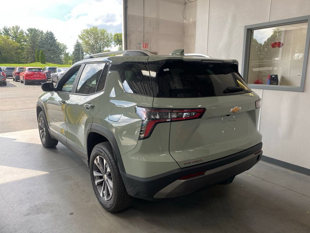 Used 2025 Chevrolet Equinox LT w/ Safety and Technology Package FWD image 3
