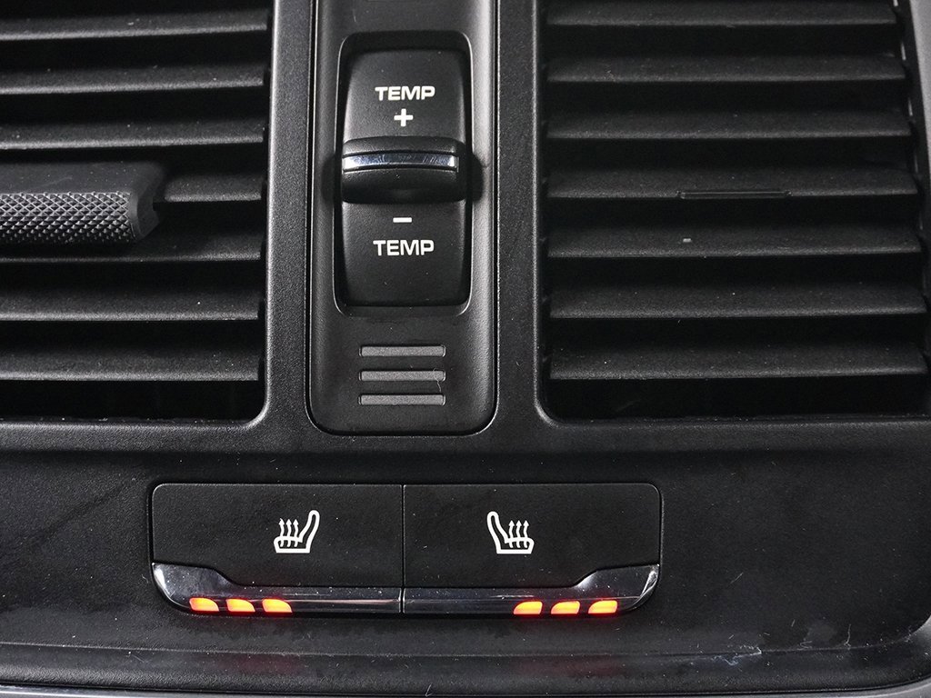 Used 2022 Porsche Macan image 56