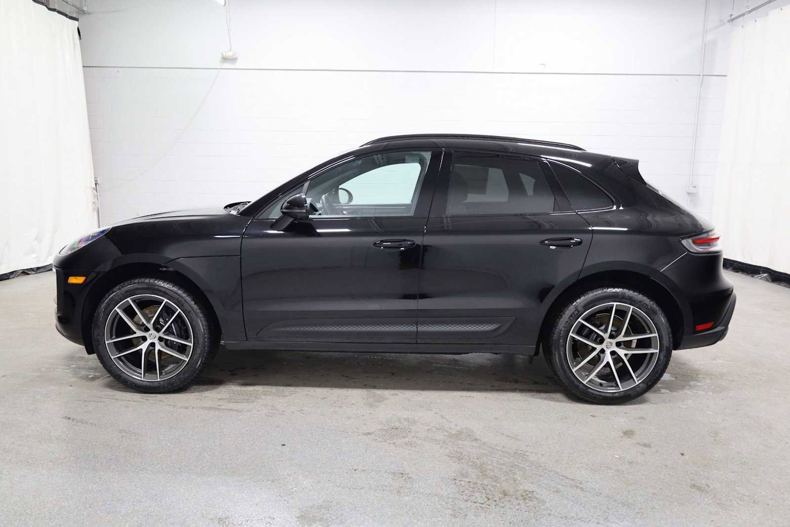 New 2026 Porsche Macan image 2