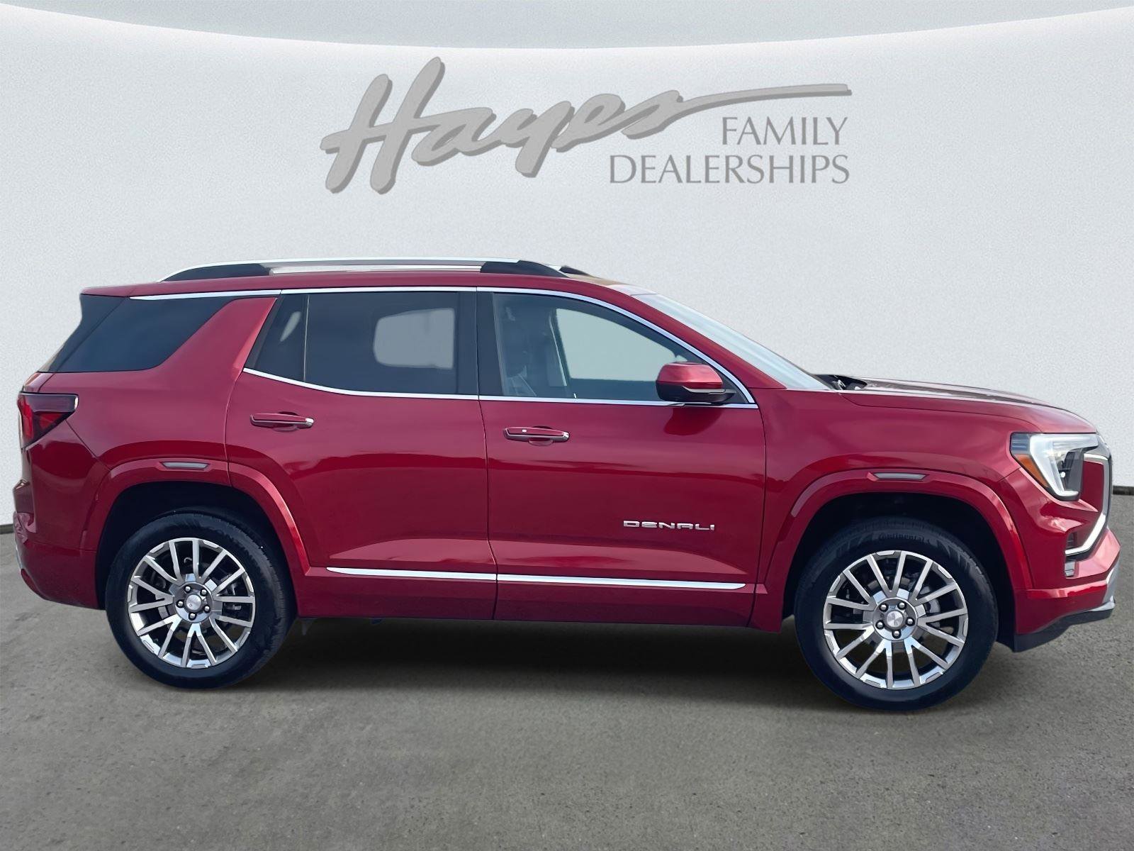 Used 2026 GMC Terrain Denali image 2