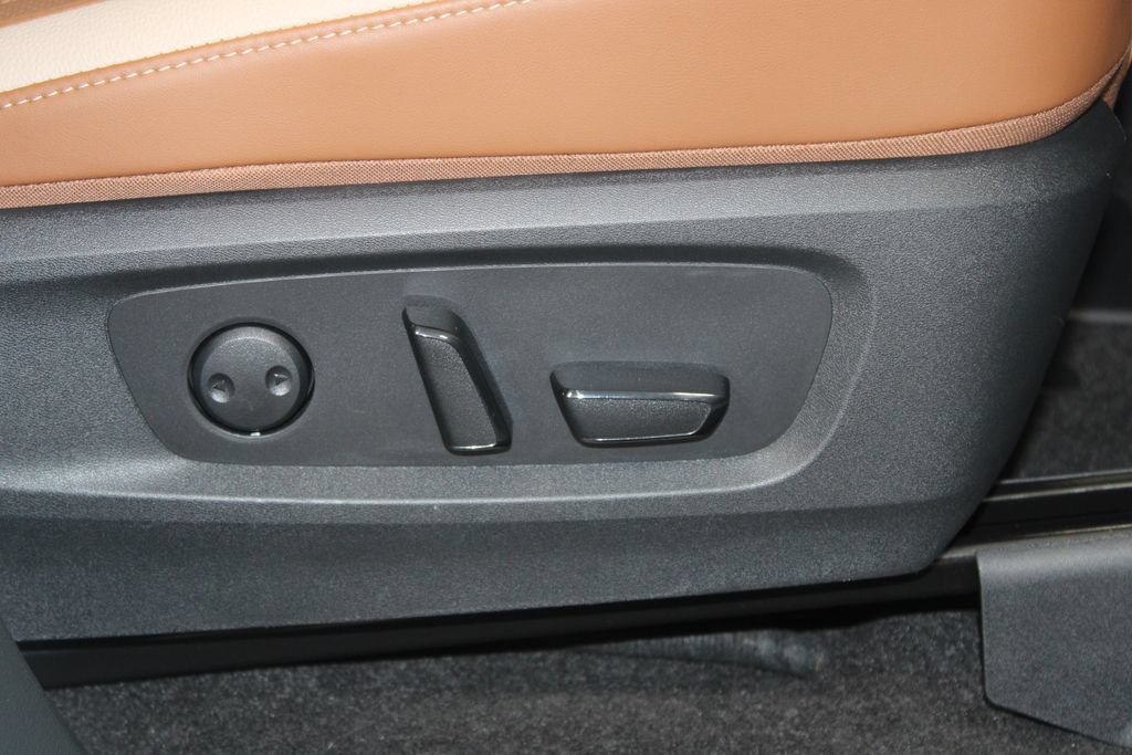 Used 2026 Nissan Pathfinder Platinum AWD/4WD image 28