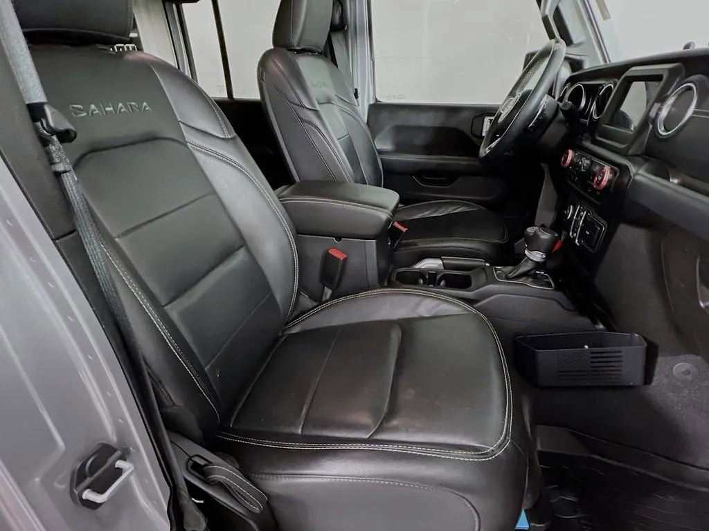Used 2019 Jeep Wrangler Unlimited Sahara w/ Cold Weather Group AWD/4WD image 27