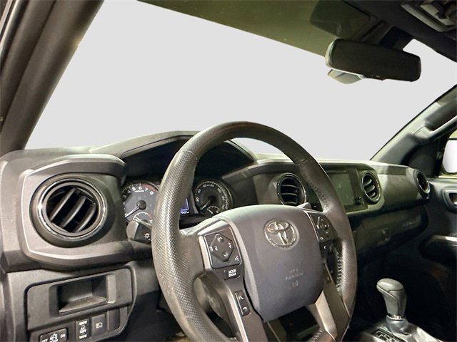 Used 2019 Toyota Tacoma TRD Off-Road image 11