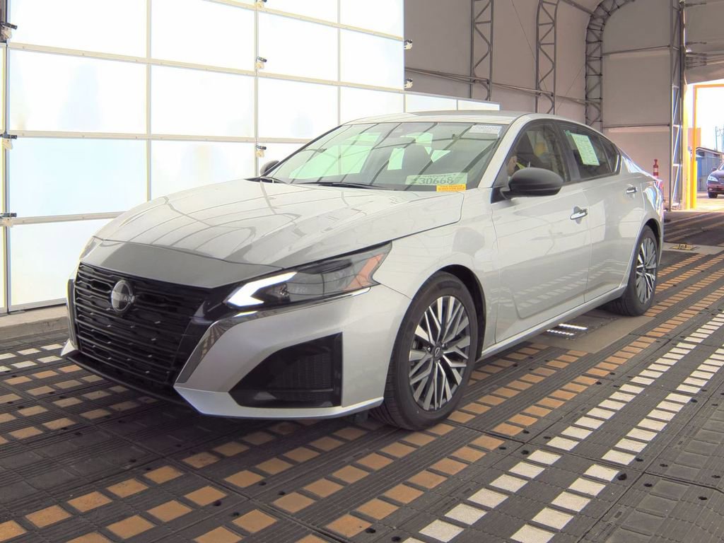 Used 2024 Nissan Altima 2.5 SV image 25