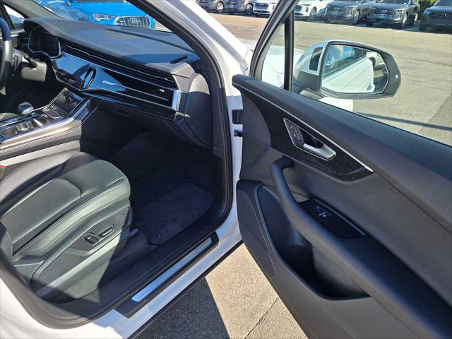 Used 2025 Audi Q7 2.0T Premium w/ Convenience Package image 12