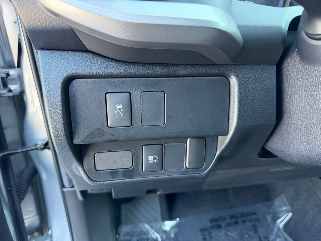 Used 2021 Toyota Tacoma SR5 AWD/4WD image 13