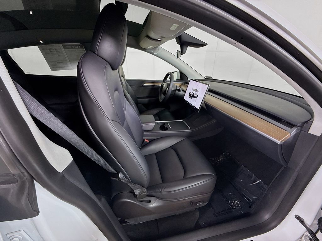 Used 2022 Tesla Model Y Long Range AWD/4WD image 35