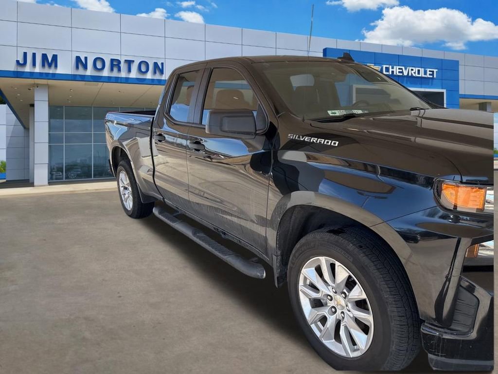 Used 2021 Chevrolet Silverado 1500 Custom image 1