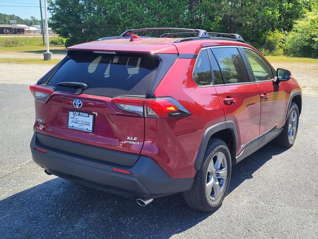 Used 2022 Toyota RAV4 XLE w/ Convenience Package AWD/4WD image 2