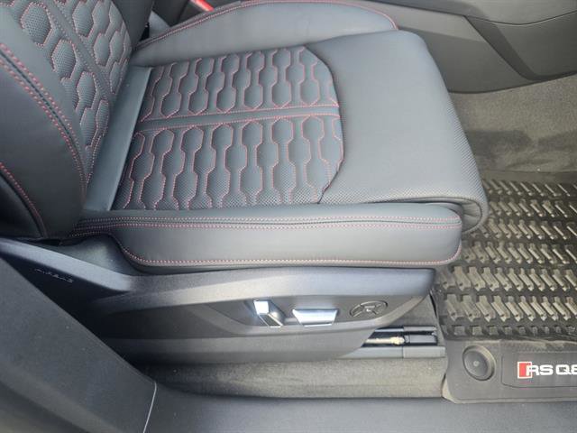 New 2025 Audi RS Q8 performance image 18