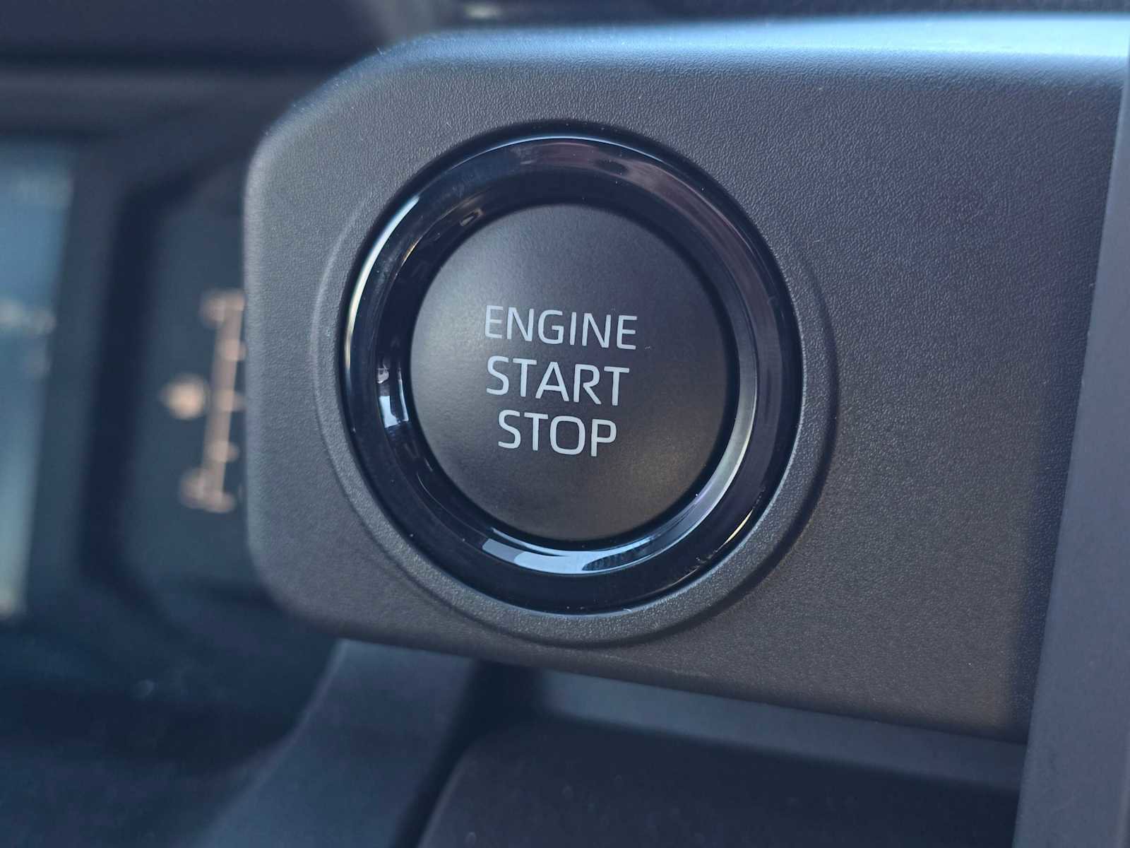 Certified 2025 Toyota Tacoma SR5 image 34