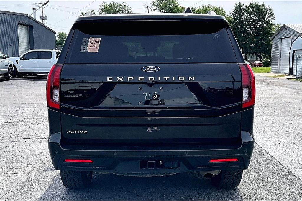Used 2025 Ford Expedition Active AWD/4WD image 8