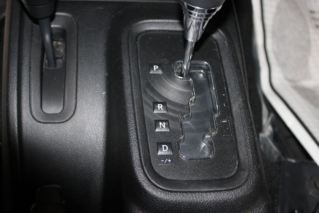 Used 2016 Jeep Wrangler Unlimited Sahara w/ Dual Top Group image 37