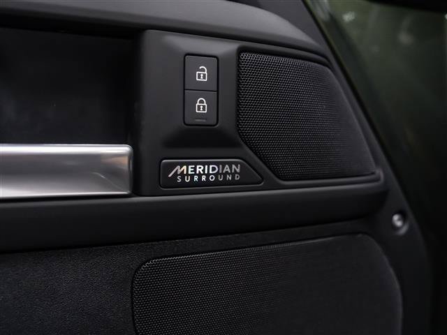 New 2026 Land Rover Defender 110 X-Dynamic SE AWD/4WD image 25