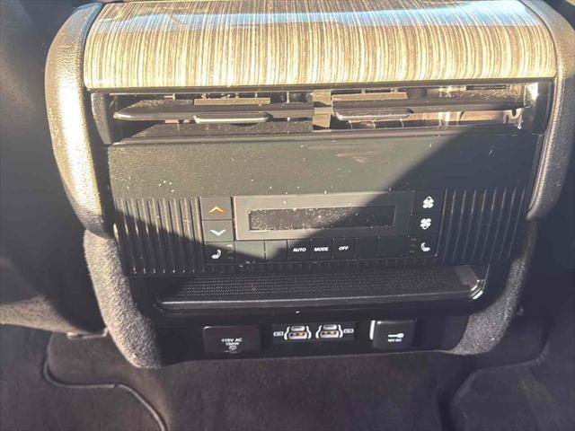 Used 2022 Jeep Wagoneer Series III image 32