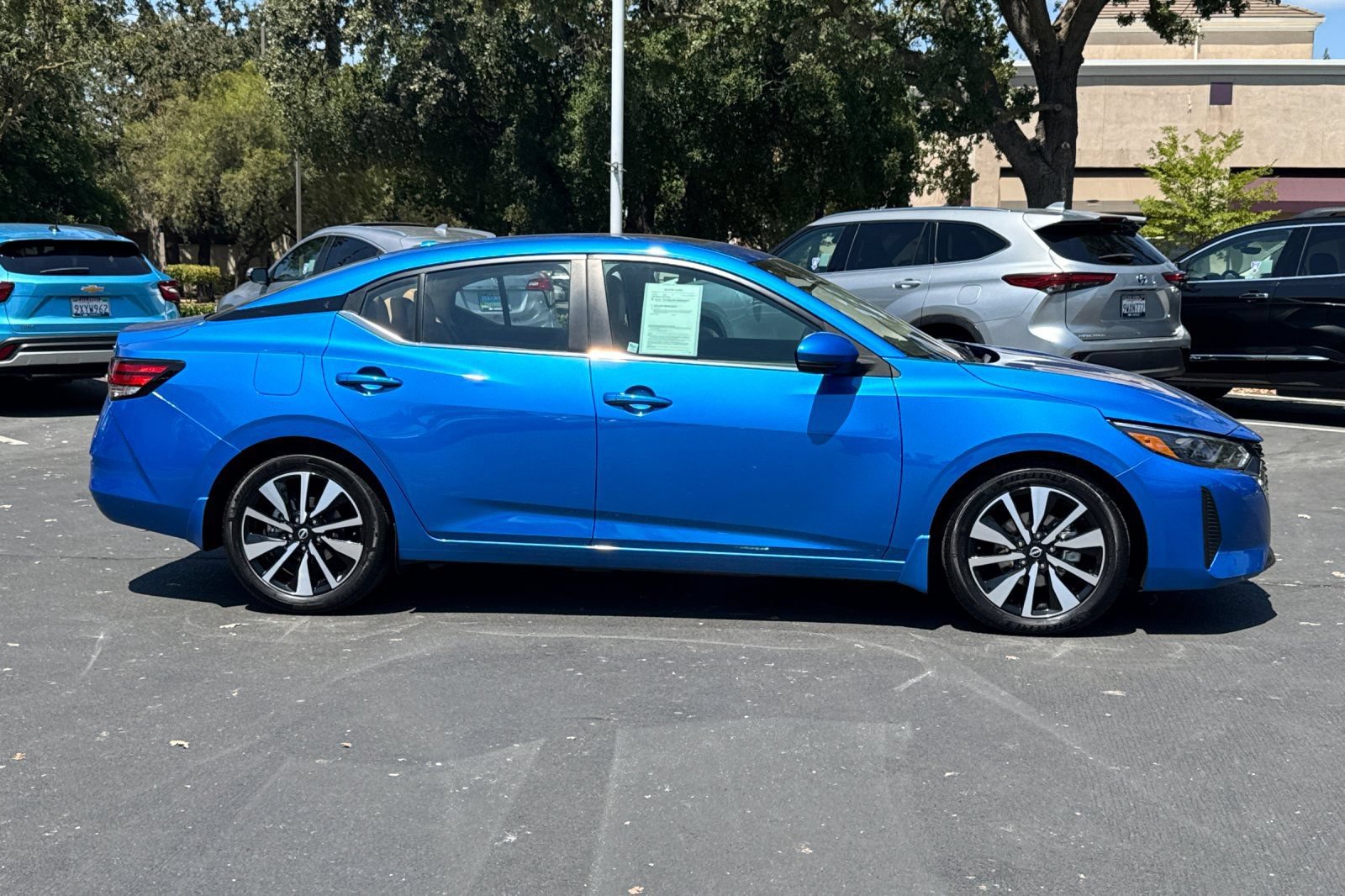 Used 2024 Nissan Sentra SV w/ SV Premium Package FWD image 2