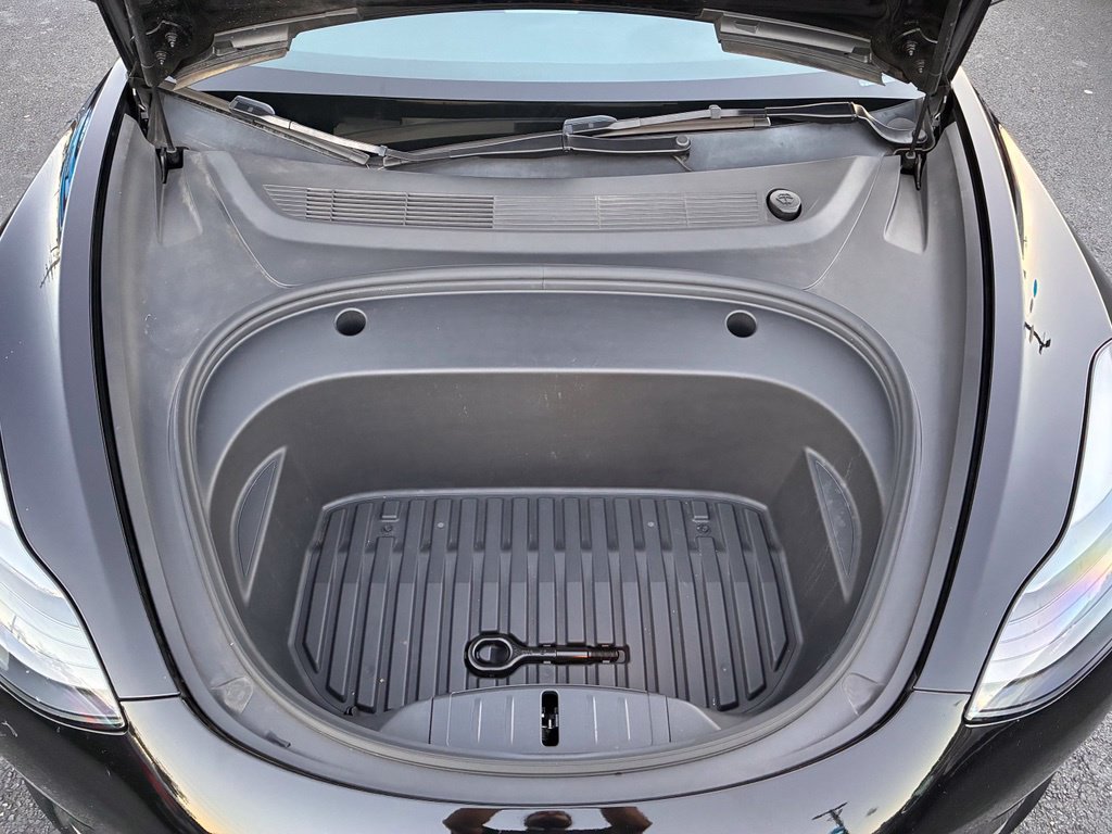 Used 2023 Tesla Model 3 Standard Range RWD image 9