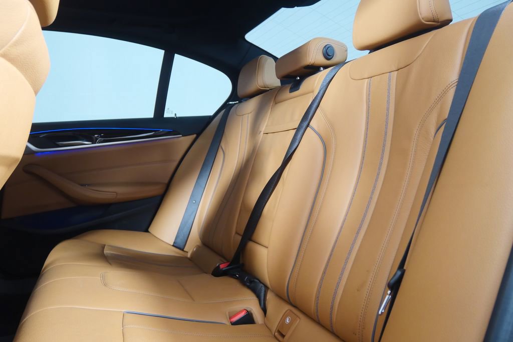 Used 2019 BMW 530i w/ Convenience Package RWD image 11