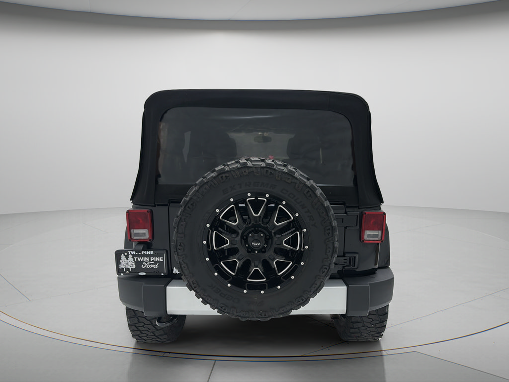 Used 2013 Jeep Wrangler Unlimited Sahara AWD/4WD image 7