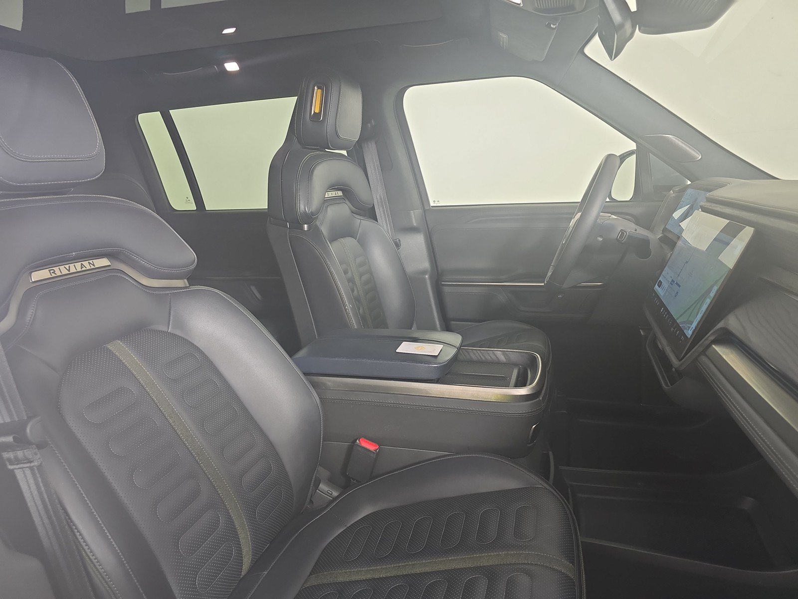 Used 2025 Rivian R1S Adventure AWD/4WD image 24