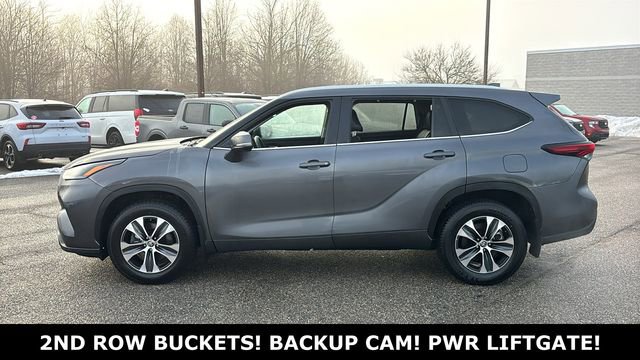 Used 2024 Toyota Highlander XLE image 3